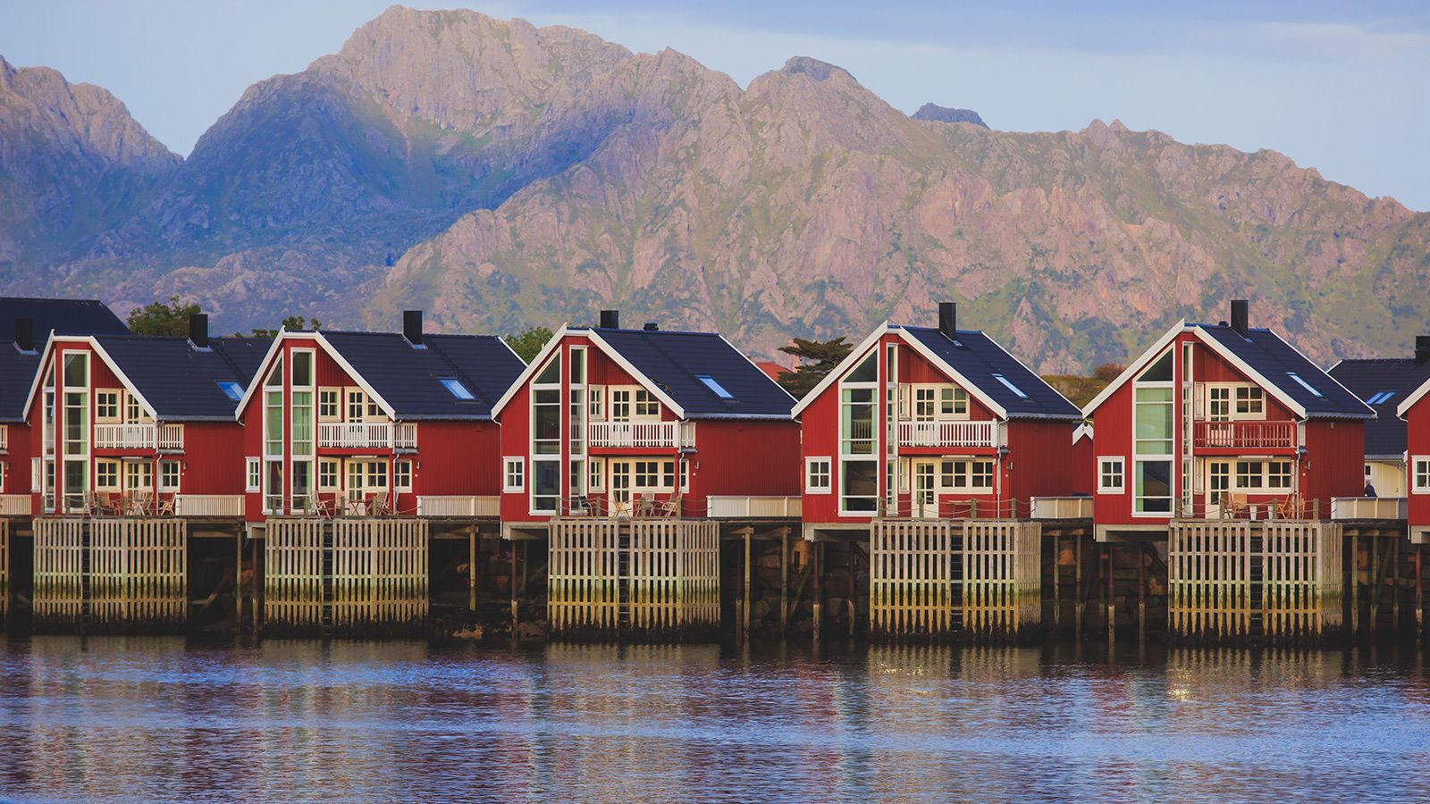 7 days discovering the Norwegian fjords on board a superyacht